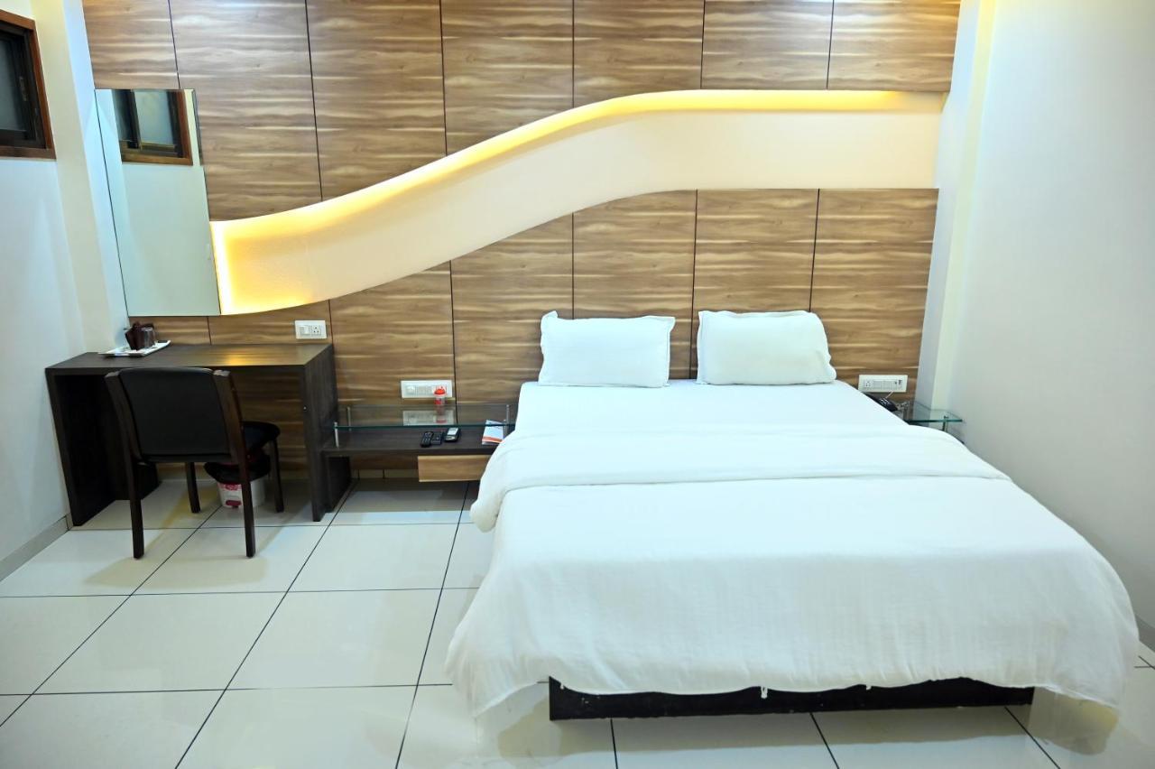 Hotel Aaram Umargam Ngoại thất bức ảnh