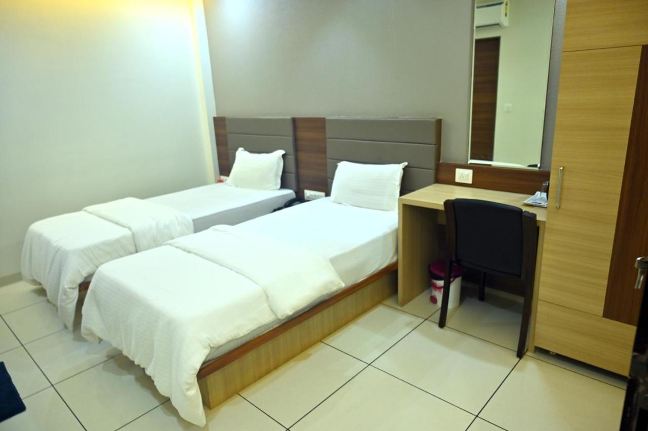 Hotel Aaram Umargam Ngoại thất bức ảnh